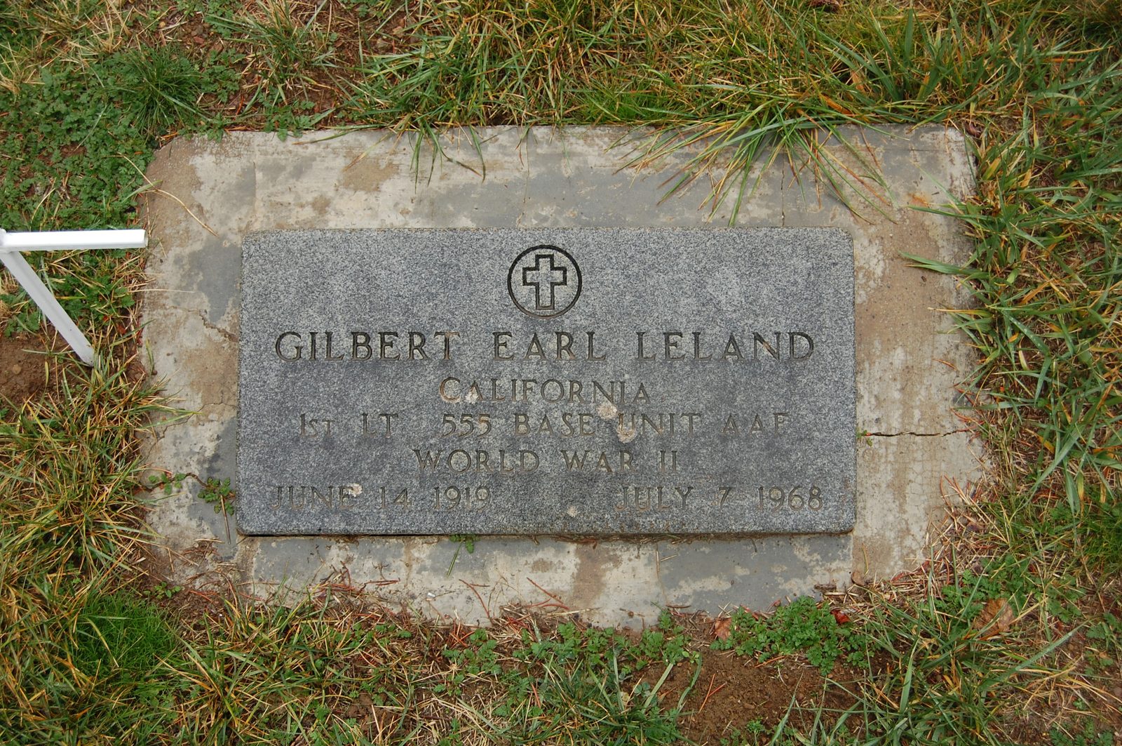 "Gilbert Earl Leland, California, 1st Lt, 555 Base Unit, AAF, World War II, June 14 1919, July 7 1968